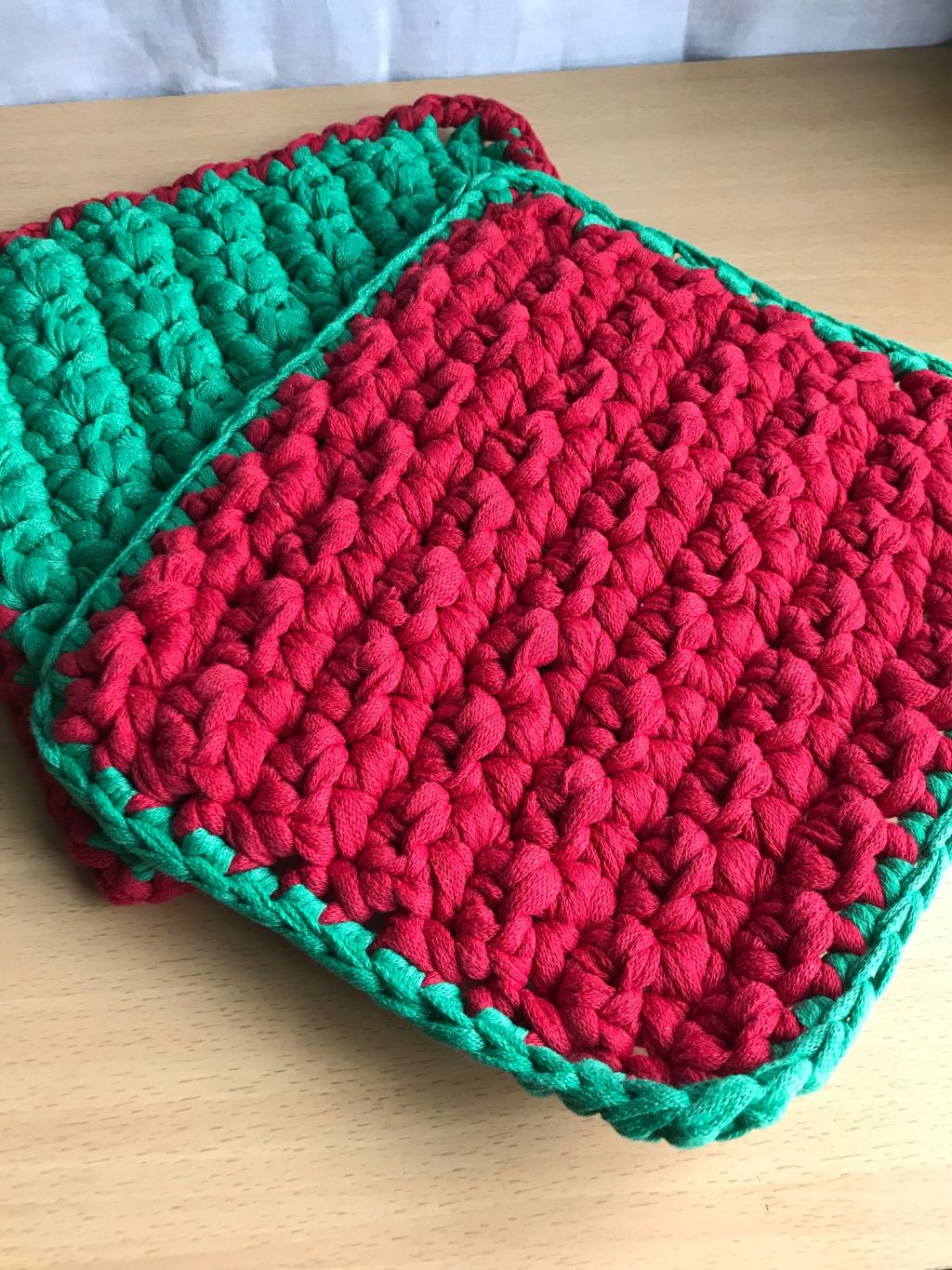 Hot Pad Potholder Set of 2 Heavy Duty Thick Green and Red